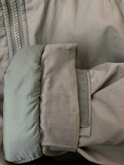 【中古品】【メンズ】 ECWCS エクワックス GEN 3 LEVEL7 PRIMALOFT JACKET ジェンスリー レベルセブン プリマロフト ジャケット メンズ アウター 146-260813-KS-13-min サイズ：M-R カラー：アーバングレー 万代Net店