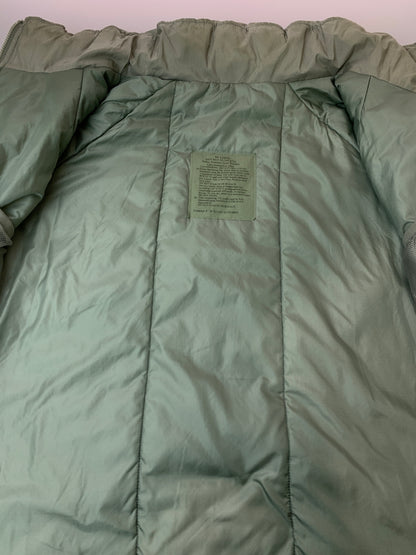 【中古品】【メンズ】 ECWCS エクワックス GEN 3 LEVEL7 PRIMALOFT JACKET ジェンスリー レベルセブン プリマロフト ジャケット メンズ アウター 146-260813-KS-13-min サイズ：M-R カラー：アーバングレー 万代Net店