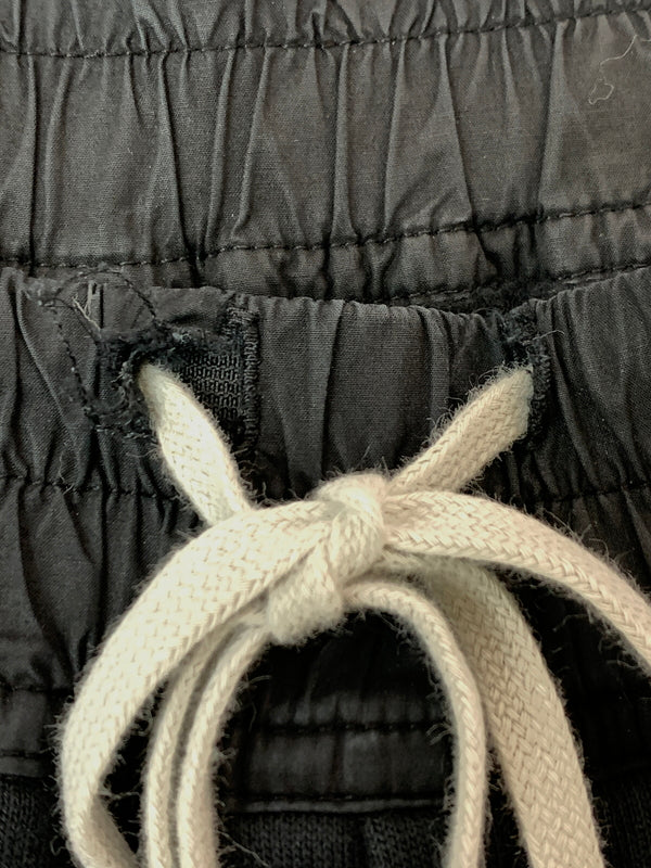 【現状渡し品】【メンズ】 RICK OWENS リック オウエンス DRKSHDW 23AW PUSHER FLEECE PANTS DU02C5393-F ダークシャドウ 2023年秋冬 プッシャー フリースパンツ 152-260813-KS-29-min サイズ：L カラー：ブラック 万代Net店