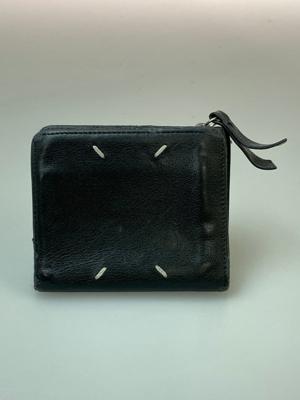【中古品】【メンズ/レディース】 MAISON MARGIELA メゾン マルジェラ 4ステッチ フリップフラップ ウォレット 2つ折り財布 200-260823-em-29-min カラー：ブラック 万代Net店