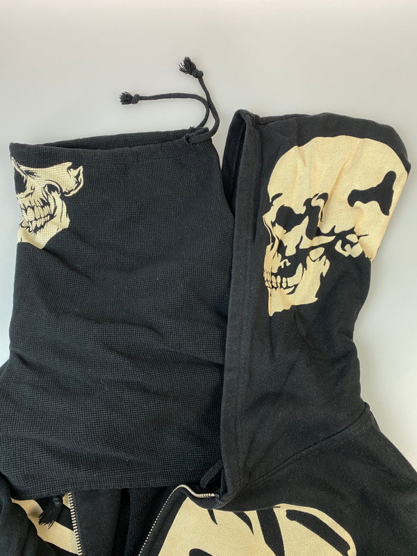 【中古品】【メンズ】 VANSON バンソン SKULL ZIP HOODIE スカル ジップパーカー フーディ 145-260815-ta-04-min サイズ：L カラー：ブラック 万代Net店