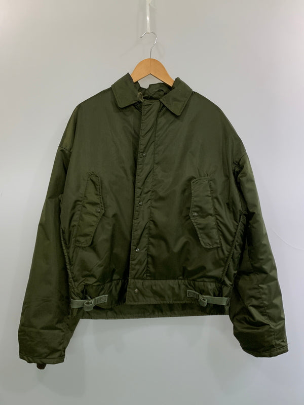 【中古品】【メンズ】 US NAVY ユーエス ネイビー EXTREME COLD WEATHER IMPERMEABLE DECK JACKET A-1 エクストリーム コールド ウェザーインパーミアブル デッキジャケット 146-260813-KS-04-min サイズ：M カラー：グリーンカーキ 万代Net店