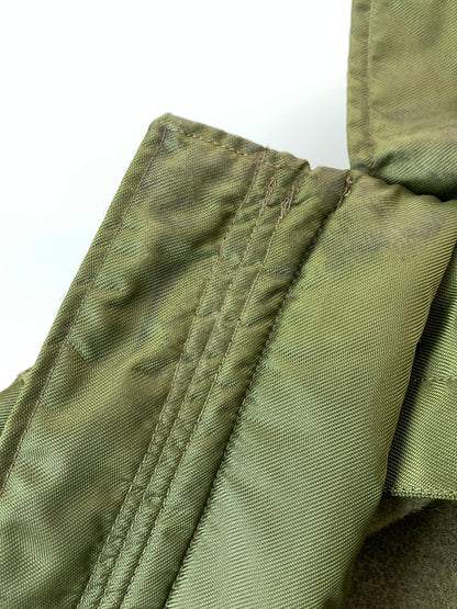 【中古品】【メンズ】 US NAVY ユーエス ネイビー EXTREME COLD WEATHER IMPERMEABLE DECK JACKET A-1 エクストリーム コールド ウェザーインパーミアブル デッキジャケット 146-260813-KS-04-min サイズ：M カラー：グリーンカーキ 万代Net店