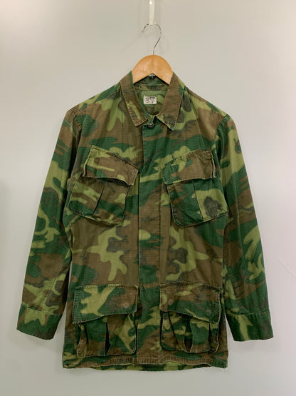 【現状渡し品】【メンズ】 US ARMY ユーエスアーミー 60S ジャングルファティーグジャケット 60年代 ヴィンテージ 戦闘服 メンズ トップス ミリタリー 146-260818-em-36-min サイズ：XS-R カラー：グリーン系 カモ柄 万代Net店