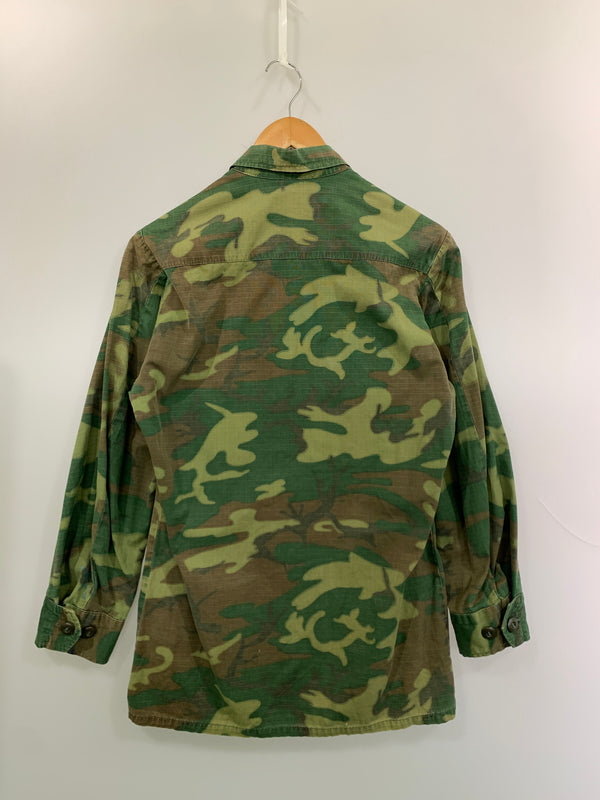 【現状渡し品】【メンズ】 US ARMY ユーエスアーミー 60S ジャングルファティーグジャケット 60年代 ヴィンテージ 戦闘服 メンズ トップス ミリタリー 146-260818-em-36-min サイズ：XS-R カラー：グリーン系 カモ柄 万代Net店