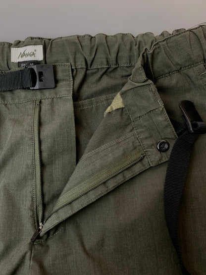 【中古品】【メンズ】 NANGA ナンガ TAKIBI FIERLD OVER PANT MG-F20-PT001 タキビ フィールド オーバー パンツ メンズ ボトムス 155-260813-KS-25-min サイズ：M カラー：カーキグリーン 万代Net店