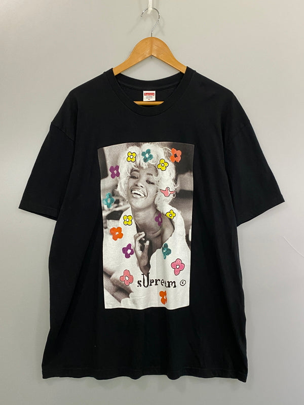 【中古品】【メンズ】 SUPREME シュプリーム 20SS NAOMI TEE 半袖Ｔシャツ プリントT TEE 149-260815-ta-08-min サイズ：XL カラー：ブラック 万代Net店
