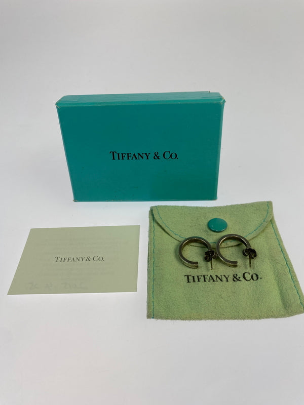 【中古品】【メンズ/レディース】 TIFFANY&CO. ティファニー ナロー フープ ピアス アクサセリー 182-260821-hu-03-min カラー：シルバー 万代Net店