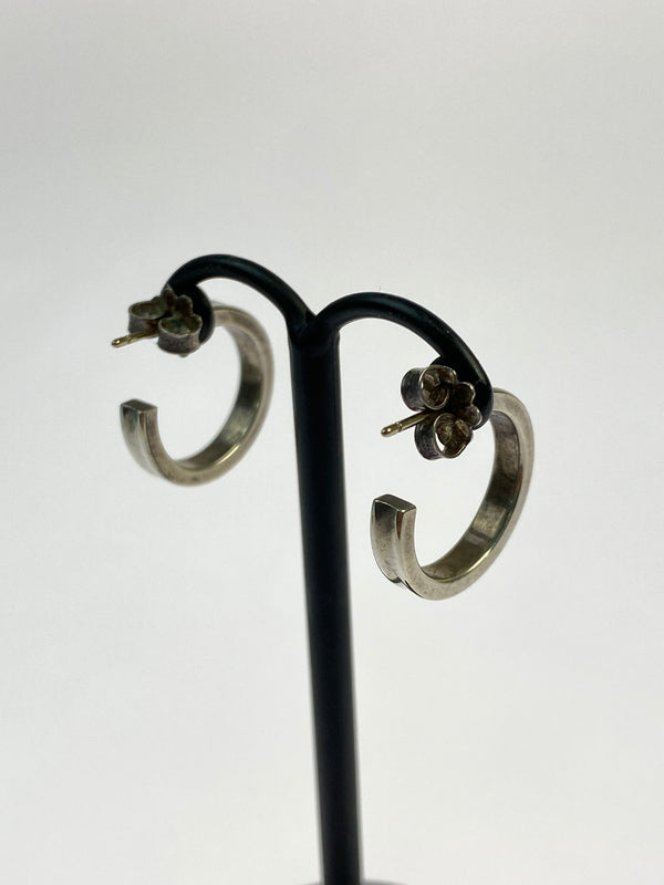 【中古品】【メンズ/レディース】 TIFFANY&CO. ティファニー ナロー フープ ピアス アクサセリー 182-260821-hu-03-min カラー：シルバー 万代Net店