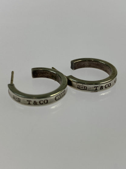 【中古品】【メンズ/レディース】 TIFFANY&CO. ティファニー ナロー フープ ピアス アクサセリー 182-260821-hu-03-min カラー：シルバー 万代Net店