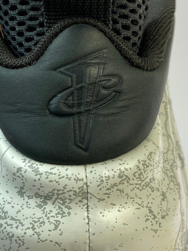 【中古品】【メンズ】 NIKE ナイキ × TEKKEN8 鉄拳8 AIR FOAMPOSITE ONE PRM エア フォームポジット ワン プレミアム スニーカー メンズ シューズ 靴 コラボ 160-260818-em-10-min サイズ：27.5cm カラー：グレー系 万代Net店