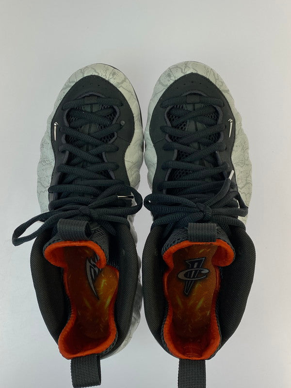 【中古品】【メンズ】 NIKE ナイキ × TEKKEN8 鉄拳8 AIR FOAMPOSITE ONE PRM エア フォームポジット ワン プレミアム スニーカー メンズ シューズ 靴 コラボ 160-260818-em-10-min サイズ：27.5cm カラー：グレー系 万代Net店