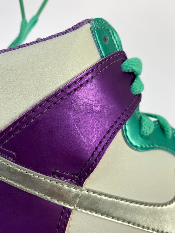 【中古品】【ボーイズ】 NIKE ナイキ 308319-101 DUNK HIGH GS ダンク ハイ ギーエス スニーカー 靴 166-260819-jt-11-min サイズ：US 5Y 23.5cm カラー：WHITE/MTLLC SLVY- 万代Net店