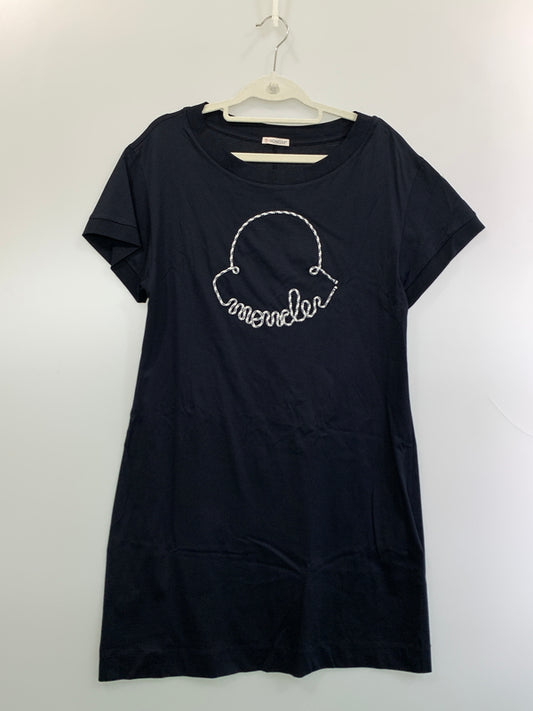 【中古品】【レディース】 MONCLER モンクレール シューレスロゴ SS ワンピース J10938I00015 レディース トップス スカート 半袖 ショートスリーブ 168-260818-em-44-min サイズ：M カラー：ネイビー 万代Net店