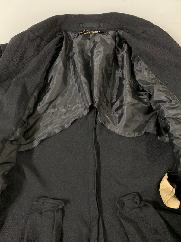 【中古品】【メンズ】 BLACK COMME DES GARCONS ブラックコムデギャルソン ポリ縮スラッシュ加工ジャケット メンズ 上着 アウター 140-260818-em-22-min サイズ：M カラー：ブラック 万代Net店