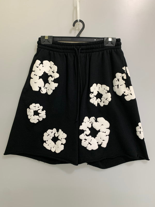 【中古品】【メンズ】 DENIM TEARS デニムティアーズ COTTON WREATH SWEAT SHORTS コットン リース スウェット ショーツ パンツ ボトムス 153-260821-yn-16-min サイズ：M カラー：ブラック 万代Net店