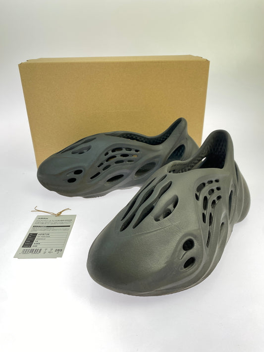 【中古品】【メンズ】 ADIDAS アディダス YEEZY FOAM RUNNER イージー フォーム ランナー サンダル 靴 161-260819-jt-13-min サイズ：US 10 28.5cm カラー：ダークグレー 万代Net店