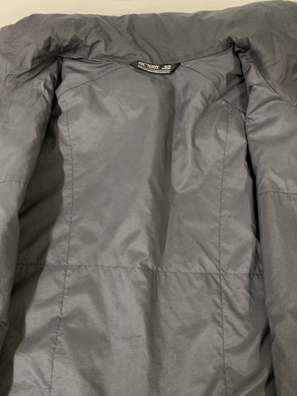 【中古品】【メンズ】 ARC'TERYX アークテリクス ATOM LT HOODY 24108-135532 アトム LT フーディ フード付きジャケット ジップアップ メンズ アウター 144-260818-em-23-min サイズ：XL カラー：グレー 万代Net店