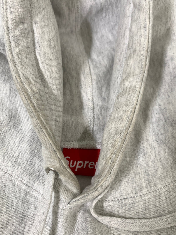 【中古品】【メンズ】 SUPREME シュプリーム STARS ARC HOODED SWEATSHIRT スターズ アーク フーデッド スウェットシャツ メンズ トップス パーカー 149-260818-em-28-min サイズ：L カラー：ライトグレー 万代Net店
