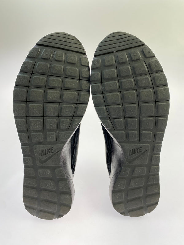 【中古品】【メンズ/レディース】 NIKE × SERENA WILLIAMS ナイキ セリーナ ウィリアムズ WOMEN'S ROSHE ウィメンズ ローシ 829721-001 靴 スニーカー シューズ 166-260821-hu-24-min サイズ：23ｃｍ カラー：ブラック（オーロラ光沢） 万代Net店