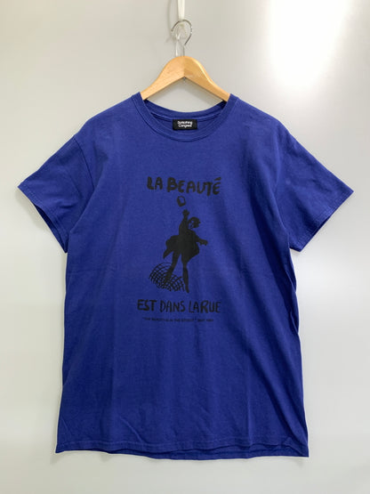 【中古品】【メンズ】 DO NOTHING CONGRESS ドゥー・ナッシング・コングレス LA BEAUTE EST DANS LARUE TEE メンズ 半袖 Tシャツ トップス 五月革命 142-260820-em-08-min カラー：ダークブルー 万代Net店