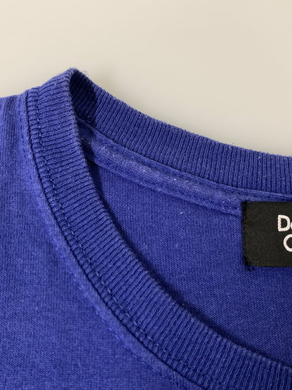 【中古品】【メンズ】 DO NOTHING CONGRESS ドゥー・ナッシング・コングレス LA BEAUTE EST DANS LARUE TEE メンズ 半袖 Tシャツ トップス 五月革命 142-260820-em-08-min カラー：ダークブルー 万代Net店