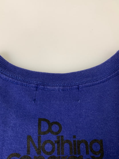 【中古品】【メンズ】 DO NOTHING CONGRESS ドゥー・ナッシング・コングレス LA BEAUTE EST DANS LARUE TEE メンズ 半袖 Tシャツ トップス 五月革命 142-260820-em-08-min カラー：ダークブルー 万代Net店