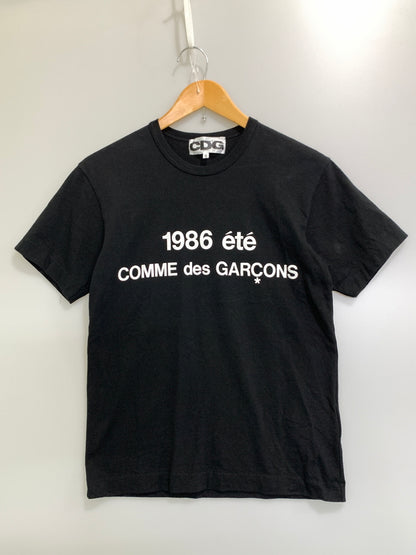 【中古品】【メンズ】 COMME DES GARCONS コムデギャルソン 1986 T-SHIRT SZ-T028 半袖 プリント Tシャツ ショートスリーブ メンズ トップス 141-260820-em-21-min サイズ：S カラー：ブラック 万代Net店