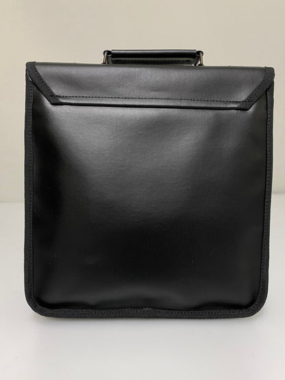 【中古美品】【メンズ/レディース】 KENTO HASHIGUCHI ケント ハシグチ オールデンミニ ショルダーバッグ カバン 鞄 学生カバン風 スクエア型 188-260830-em-17-min カラー：ブラック 万代Net店