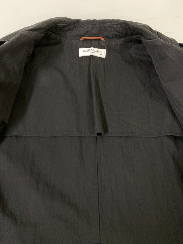 【中古品】【メンズ】 RUDE GALLERY ルードギャラリー TRENCH COAT トレンチ コート 上着 アウター 142-260829-hu-13-min サイズ：3 カラー：ブラック 万代Net店
