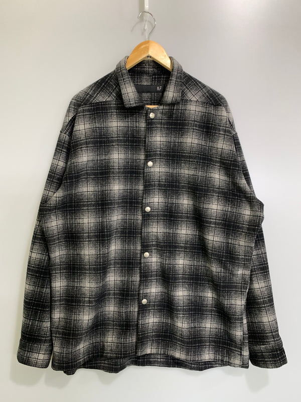 【中古品】【メンズ】 A.F ARTEFACT エーエフ アーティファクト SNAPPED OVER SHIRT スナップ ボタン オーバー サイズ シャツ メンズ ライトアウター 長袖シャツ 140-260823-em-03-min サイズ：3 カラー：ブラック/グレー 万代Net店