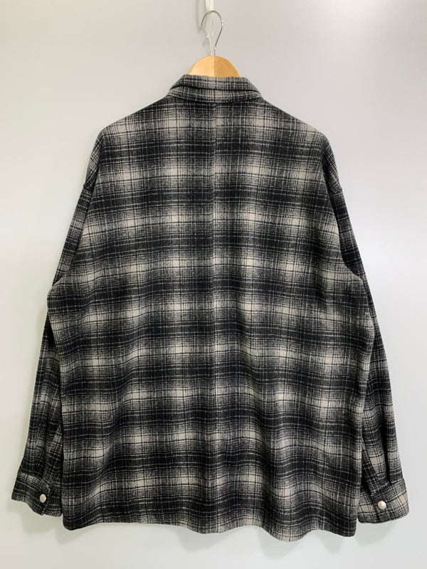 【中古品】【メンズ】 A.F ARTEFACT エーエフ アーティファクト SNAPPED OVER SHIRT スナップ ボタン オーバー サイズ シャツ メンズ ライトアウター 長袖シャツ 140-260823-em-03-min サイズ：3 カラー：ブラック/グレー 万代Net店
