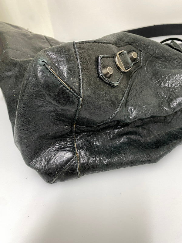 【現状渡し品】【メンズ/レディース】 BALENCIAGA バレンシアガ 00S ”THE DAY” SHOULDER BAG 00年代 ザ デイ ショルダーバッグ ヴィンテージ レザー 180-260830-em-06-min カラー：ブラック 万代Net店