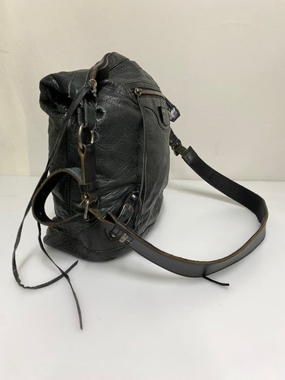 【現状渡し品】【メンズ/レディース】 BALENCIAGA バレンシアガ 00S ”THE DAY” SHOULDER BAG 00年代 ザ デイ ショルダーバッグ ヴィンテージ レザー 180-260830-em-06-min カラー：ブラック 万代Net店