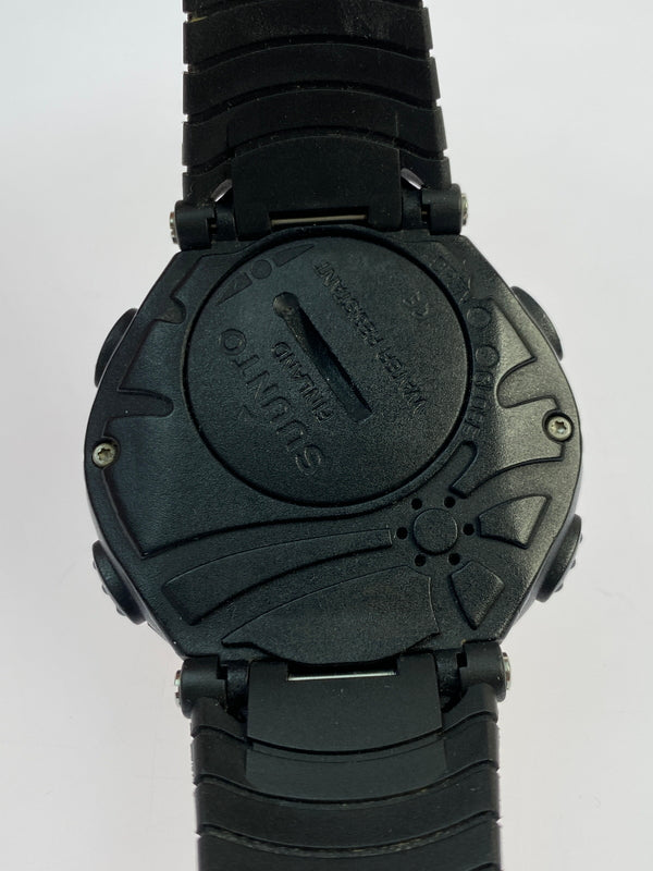 【中古品】【メンズ】 SUUNTO スント VECTOR ベクター 腕時計 アウトドアスポーツウォッチ メンズ 198-260830-em-50-min カラー：ブラック/オレンジ 万代Net店