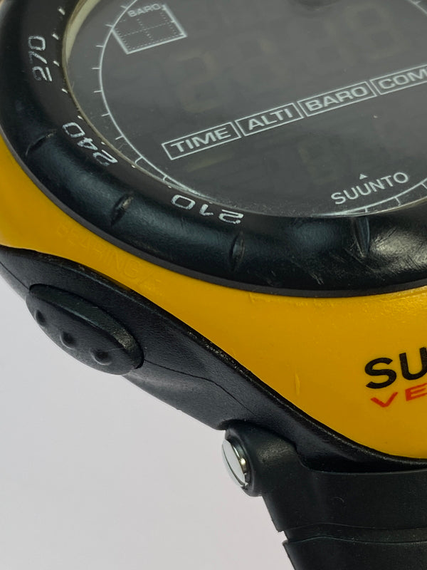 【中古品】【メンズ】 SUUNTO スント VECTOR ベクター 腕時計 アウトドアスポーツウォッチ メンズ 198-260830-em-50-min カラー：ブラック/オレンジ 万代Net店
