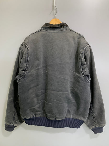 【現状渡し品】【メンズ】 CARHARTT カーハート BOMBER JACKET J165 PTL ボンバージャケット メンズ アウター ダック生地 146-260823-em-02-min サイズ：X-LARGE REGULAR カラー：グレー系 万代Net店