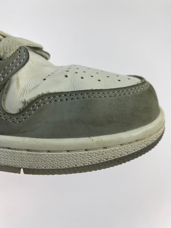 【中古品】【メンズ/レディース】 NIKE ナイキ AIR JORDAN 1 LOW DC0774-105 ウィメンズ エアジョーダン1 ロー スニーカー 靴 シューズ 160-260825-em-23-min サイズ：26.5cm カラー：WOLF GREY 万代Net店