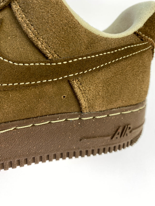 【中古品】【レディース】 NIKE ナイキ WOMEN'S AIR FORCE 1 LOW '07 CACAO WOW FQ8901-259 ウィメンズ エアフォース1 ロー レディース スニーカー シューズ 靴 160-260825-em-21-min サイズ：25.5cm カラー：ブラウン 万代Net店