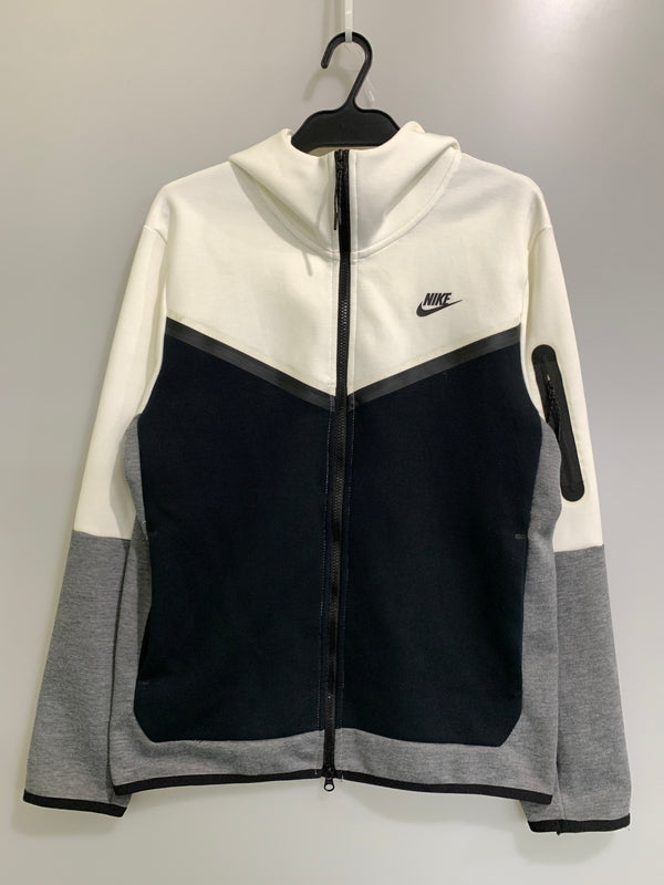 【中古品】【メンズ】 NIKE TECH FLEECE ZIP HOODIE CU4490-101 テック フリース ジップ フーディ メンズ スウェット トップス フード付き パーカー 148-260823-em-19-min サイズ：L カラー：ホワイト/グレー/ブラック 万代Net店