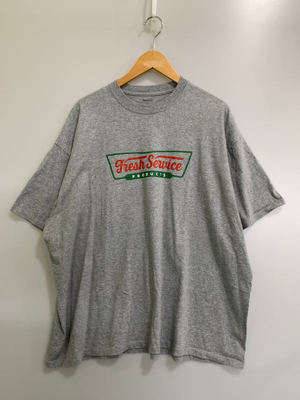 【中古品】【メンズ】 FRESH SURVICE フレッシュサービス CORPORATE PRINTED TEE コーポレート プリンテッド ティー 半袖 Tシャツ ショートスリーブ 140-260829-hu-20-min サイズ：L カラー：グレー 万代Net店