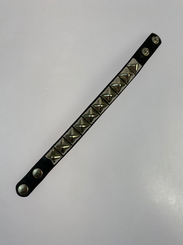 【中古品】【メンズ】 RE.ACT リアクト STUDS BRACE スタッズ ブレス 小物 アクサセリー ブレスレット 192-260827-hu-11-min カラー：シルバー/ブラック 万代Net店