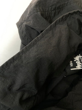 【中古品】【メンズ】 STUSSY ステューシー ナイロンジャケット メンズ アウター フード付き コーチジャケット ウィンドブレイカー 142-260825-em-51-min サイズ：L カラー：ブラック 万代Net店