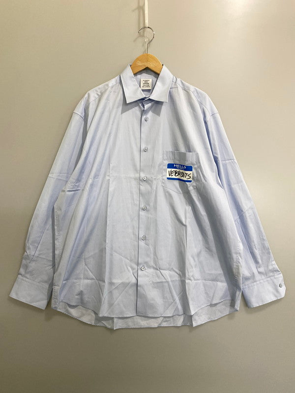 【中古品】【メンズ】 VETEMENTS ヴェトモン MY NAME IS VETEMENTS SHIRT UA52SH250 マイ ネーム イズ ヴェトモン シャツ オーバーサイズ 長袖シャツ メンズ トップス 141-260825-em-11-min サイズ：S カラー：ライトブルー 万代Net店