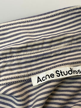 【中古品】【メンズ】 ACNE STUDIOS アクネストゥディオズ STRIPE SHIRT FN-MN-SHIR000592 ストライプシャツ メンズ 長袖シャツ 141-260825-em-50-min サイズ：44 カラー：ネイビー/ホワイト（ストライプ） 万代Net店