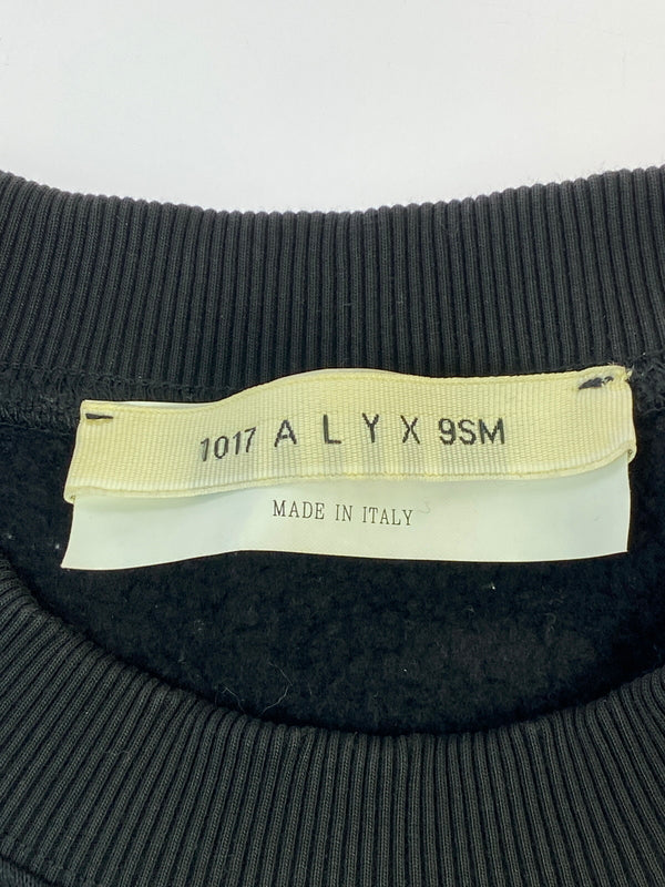 【中古品】【メンズ】 1017 ALYX 95M LOGO SWEATSHIRT ロゴ スウェット シャツ トレーナー 長袖 ロングスリーブ 142-260830-hu-35-min サイズ：M カラー：ブラック 万代Net店