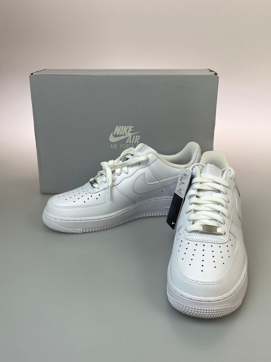 【中古美品】【メンズ】 NIKE ナイキ AIR FORCE 1 LOW '07 CW2288-111 エアフォース1 ロー '07 スニーカー メンズ シューズ 靴 160-260830-em-37-min サイズ：27.5cm カラー：ホワイト/ホワイト 万代Net店