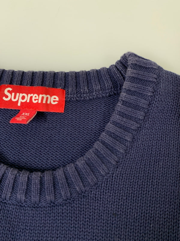 【中古品】【メンズ】 SUPREME シュプリーム 24SS OLD ENGLISH SWEATER オールド イングリッシュ セーター ニット 149-260830-hu-22-min サイズ：XXL カラー：ネイビー 万代Net店
