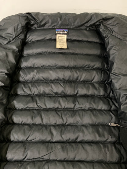 【現状渡し品】【メンズ】 PATAGONIA パタゴニア DOWN SWEATER HOODY 84700FA11 ダウンセーターフーディー アウター 144-260831-yn-26-min サイズ：M カラー：ブラック 万代Net店