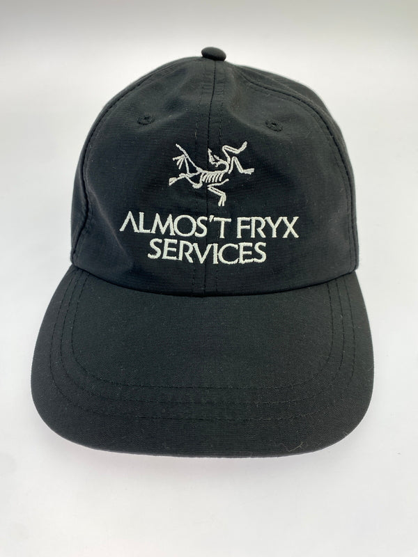 【中古品】【メンズ】 ALMOST FREE SERVICE オールモスト フリー サービス ALMOS'T FRYX SERVICES NYLON CAP オールモスト フライクス サービシーズ ナイロン キャップ 帽子 185-260903-hu-08-min サイズ：FREE カラー：ブラック 万代Net店